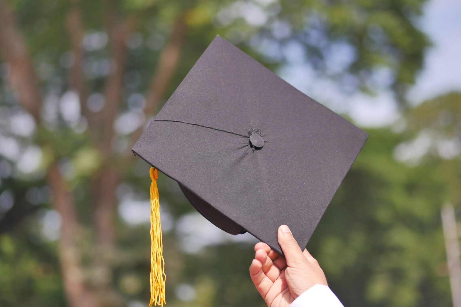 Who Is Responsible for Education Loans in a California Divorce?